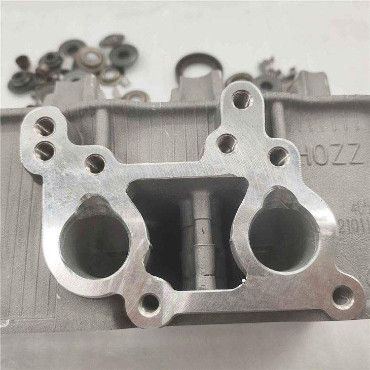 800cc engine cylinder head assembly